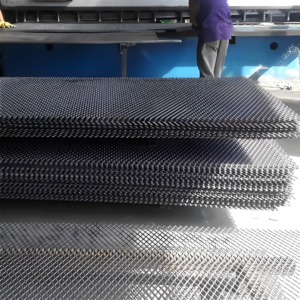 Black Flattened Expanded Metal Sheet